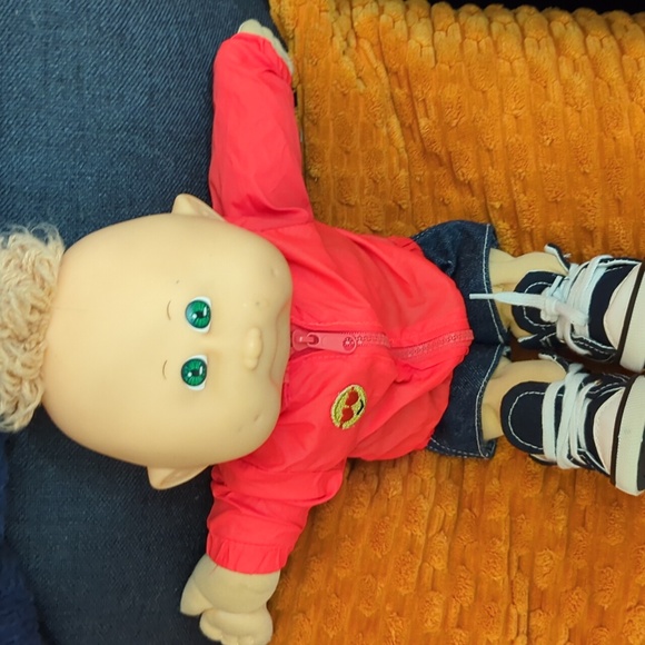 Cabbage Patch Kids Baby Boy in Windbreaker Jacket /Denim Shorts & Black Hightops - Picture 10 of 10